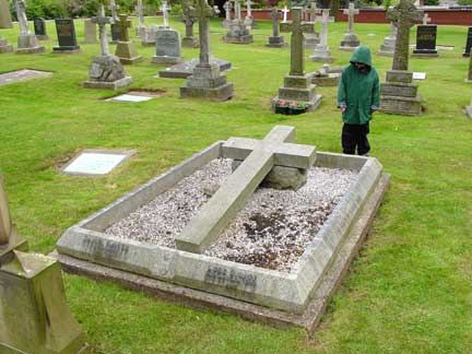 Lord Bishop Daniel Davies burial place