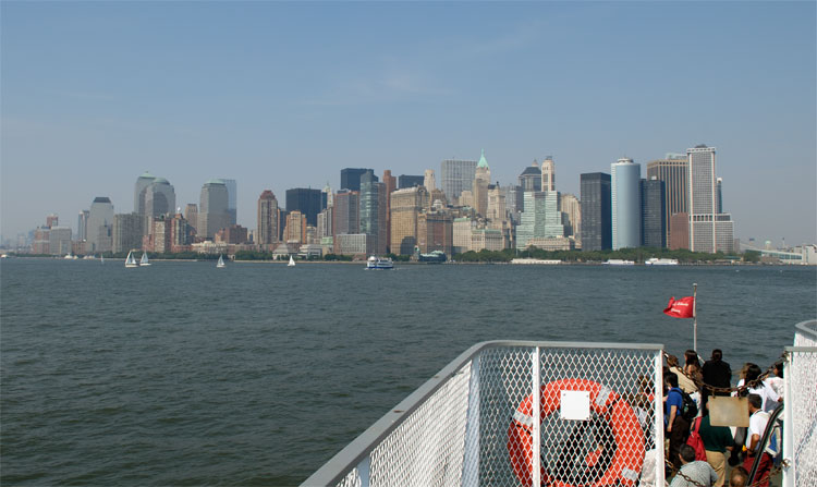 View from a NY ferry of the lower Manhattan skyline